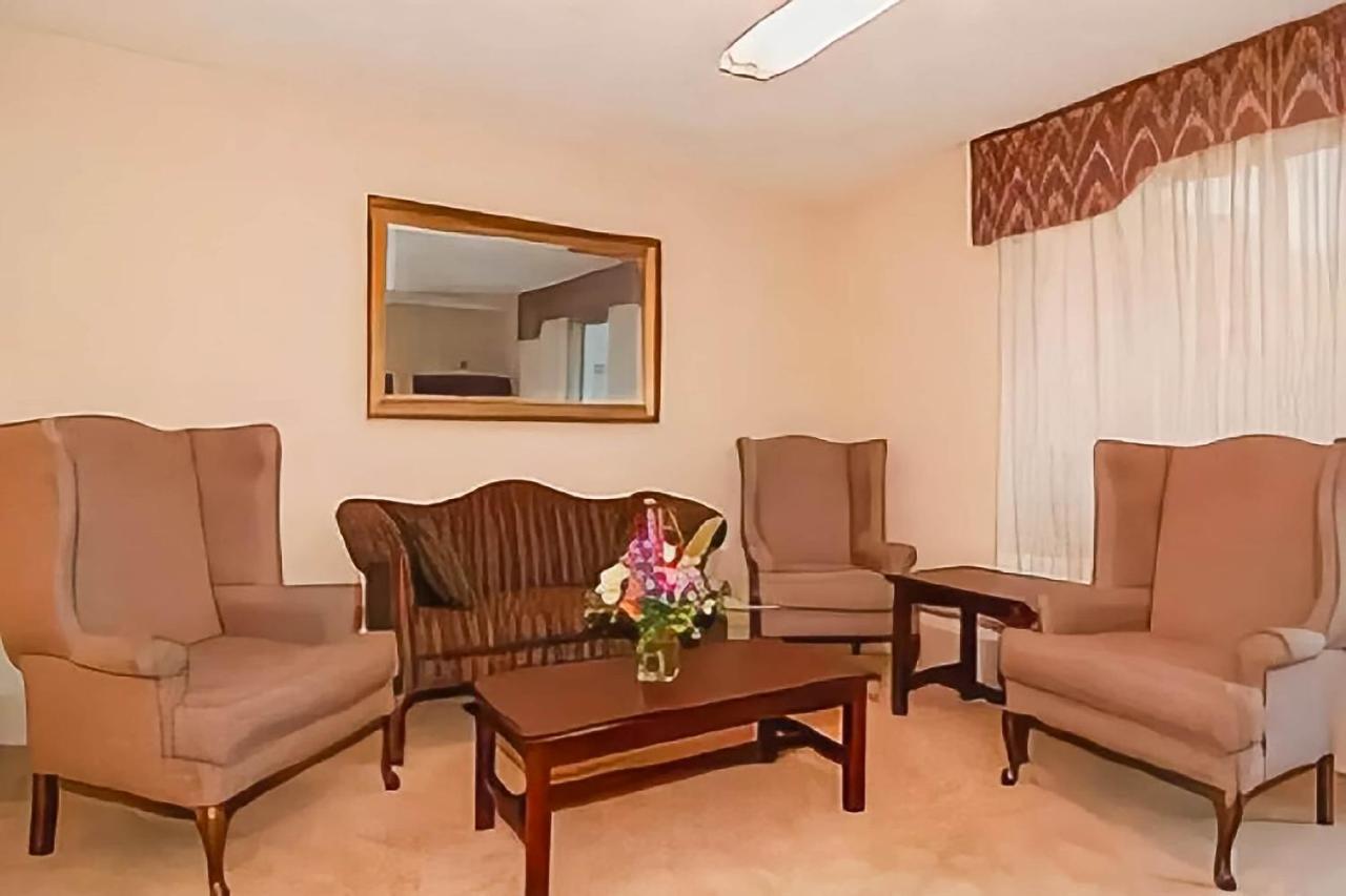 Oyo Hotel Doswell Kings Dominion ภายนอก รูปภาพ